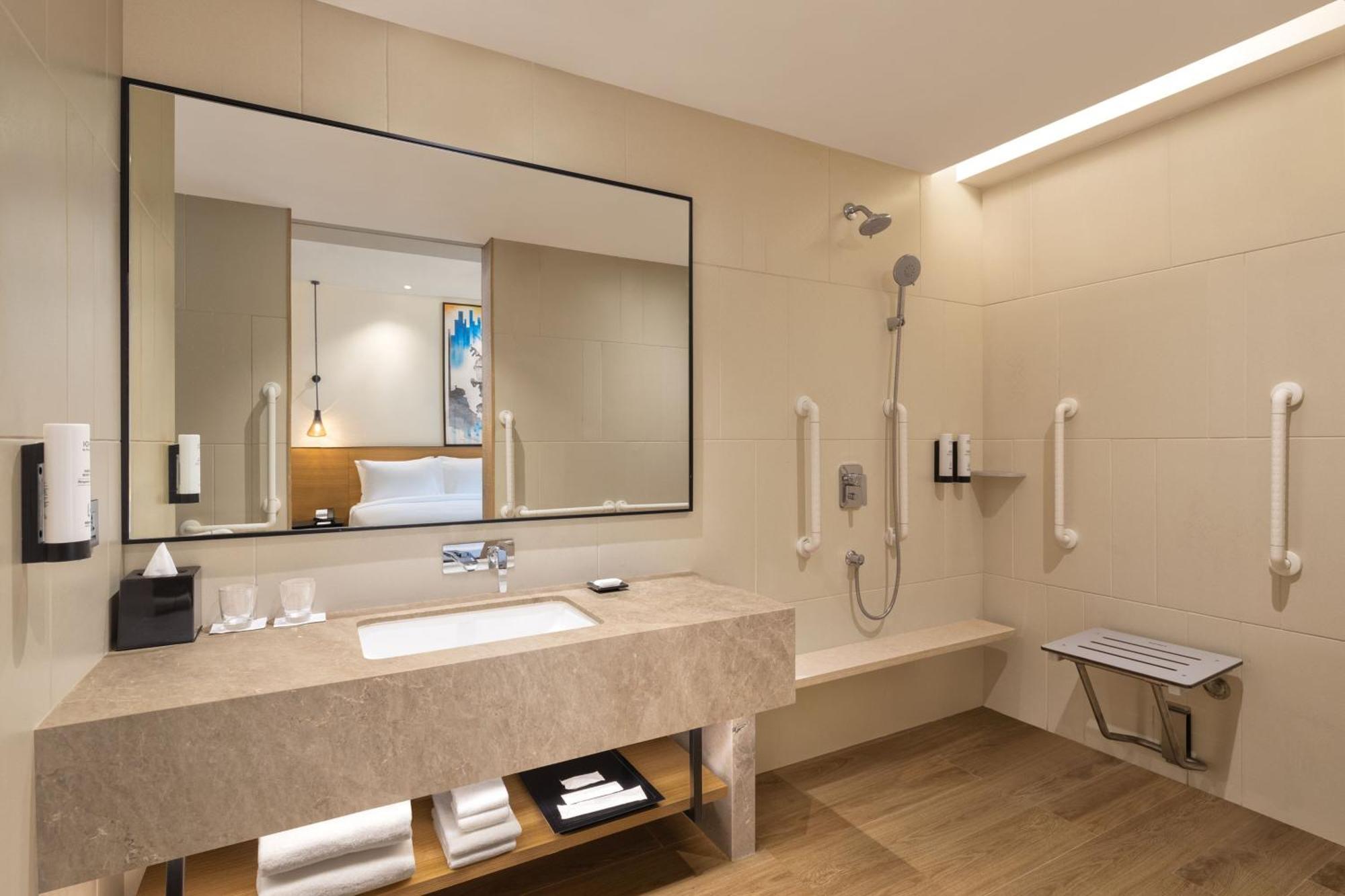 Hotel Fairfield By Marriott Mumbai International Airport Exterior foto